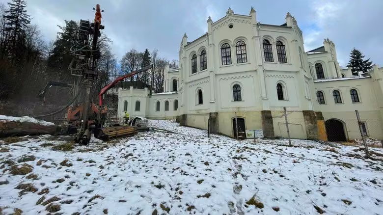 Tepelná čerpadla země-voda s vrty pro jízdárnu