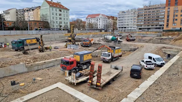Administrativní objekt a bytový dům vytápí tepelnými čerpadly s vrty
