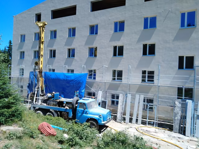 Tepelná čerpadla s vrty vytápí hotel na Šumavě