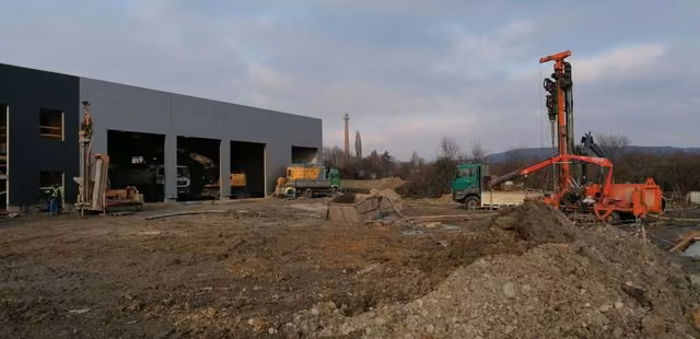 Tepelná čerpadla s podlahovkou vytápí servisní středisko Scania
