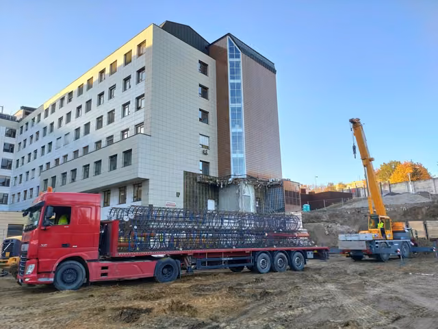 Tepelná čerpadla s energo piloty vytápí a chladí nemocnici