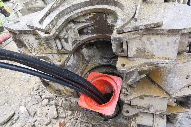Vrty pro tepelná čerpadla vytápí bytové domy v Liberci