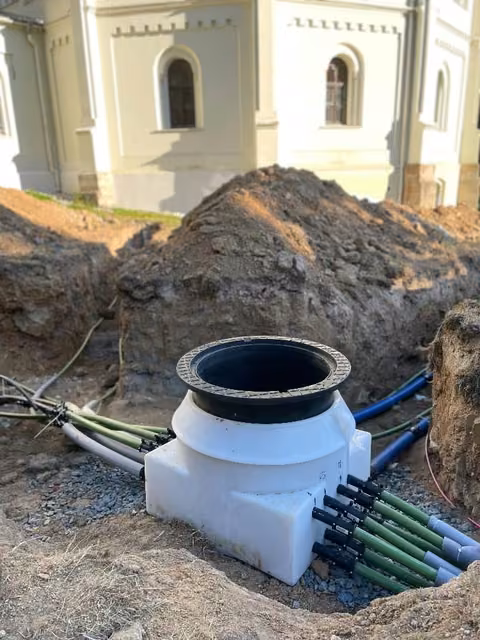 Tepelná čerpadla země-voda s vrty pro jízdárnu