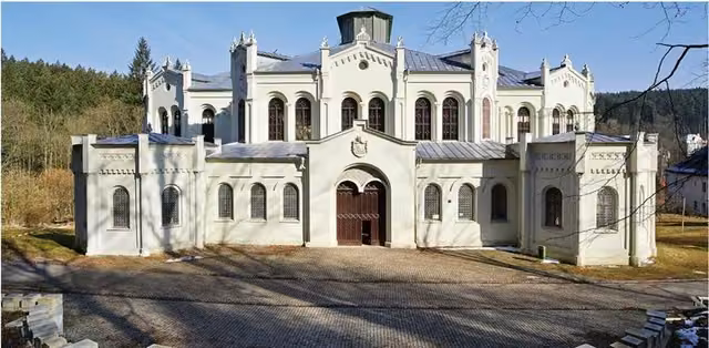 Tepelná čerpadla země-voda s vrty pro jízdárnu